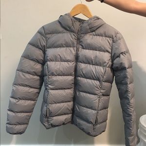 TNA The Small puffer includes the packing pouch